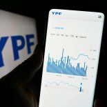 La operación forma parte de la estrategia financiera de largo plazo de YPF para fortalecer su posición en los mercados de capitales internacionales. La operación forma parte de la estrategia financiera de largo plazo de YPF para fortalecer su posición en los mercados de capitales internacionales.