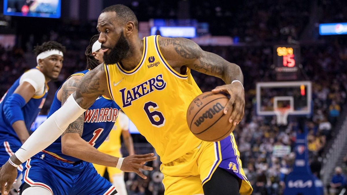 LeBron James shined for the Lakers on the night of his birthday