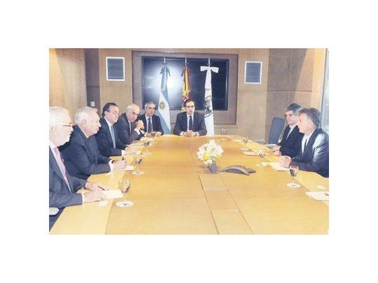 Mauricio Macri recibió ayer al canciller español José Manuel García-Margallo y una comitiva que lo acompaña en su viaje por la región. Alentaron tratados comerciales.
