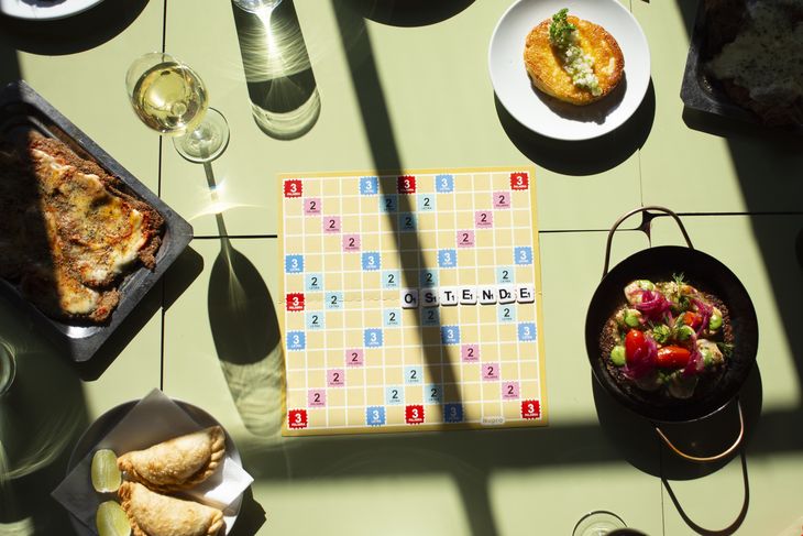 Juegos de mesa para divertirse con amigos mientras toman algo en Ostende. Juegos de mesa para divertirse con amigos mientras toman algo en Ostende.