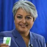 Jeannette Jara votó en la comuna de Conchalí y pidió que los resultados del balotaje sean respetados. Jeannette Jara votó en la comuna de Conchalí y pidió que los resultados del balotaje sean respetados.