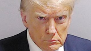 INMUNE. Donald Trump fue fichado por la Policía de Georgia por la acusación de que trató de fraguar los resultados de los comicios de 2020.