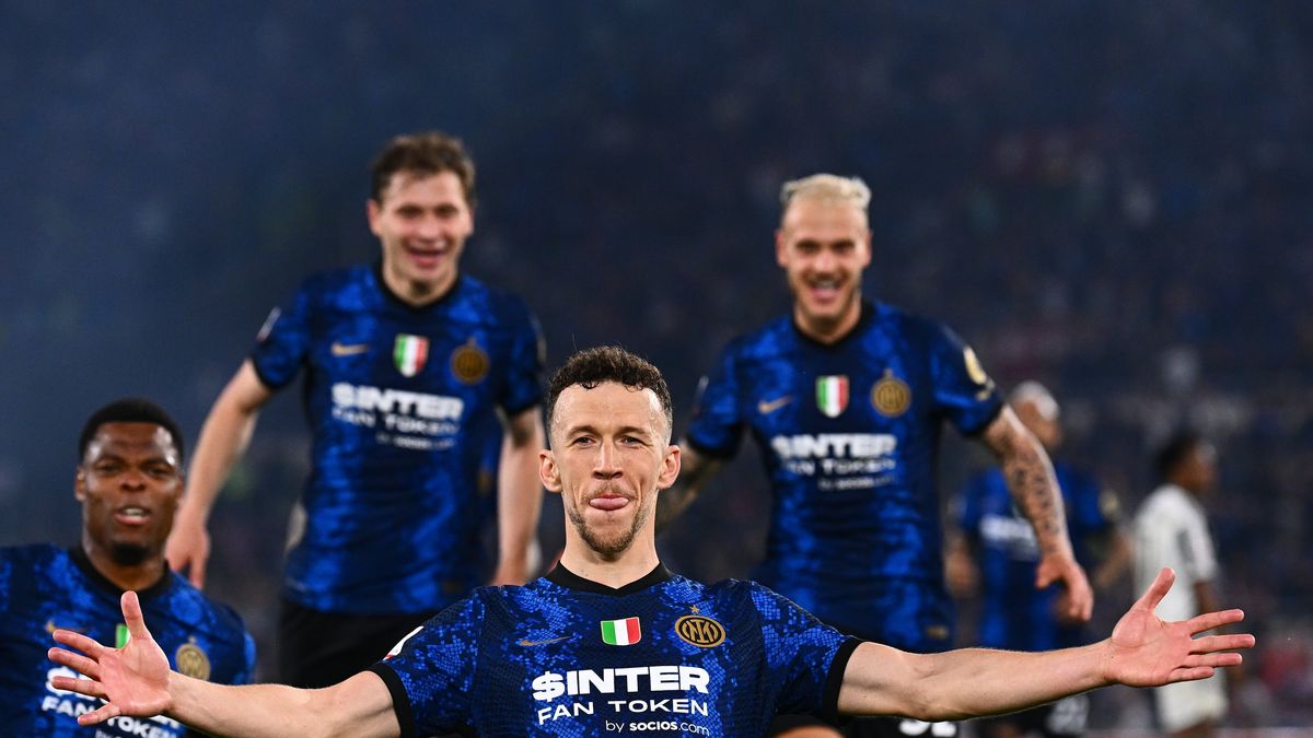 Martínez and Correa won the Coppa Italia and embittered Dybala’s farewell