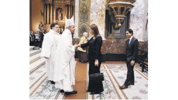 La vicejefa porteña, María Eugenia Vidal, presenció ayer en la Catedral la homilía del sucesor de Jorge Bergoglio en el arzobispado de Buenos Aires.