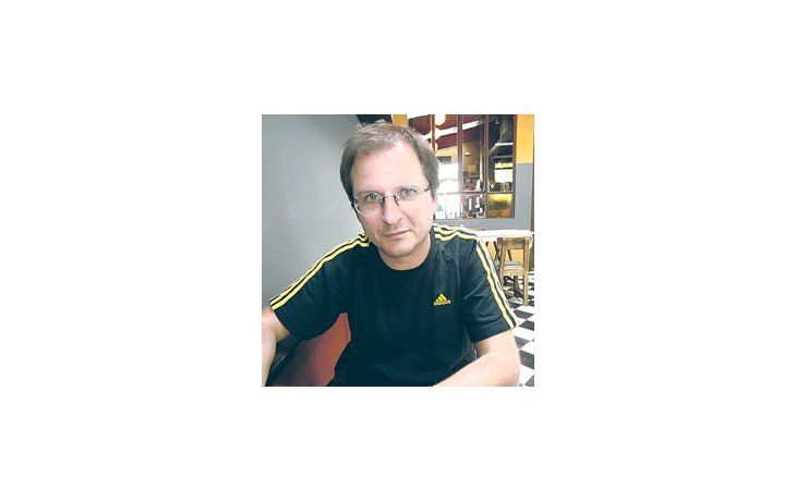 Kohan: «La novela amorosa, si no se va a narrar en clave amorosa, que no es el caso, necesita valerse de géneros en principio ajenos, pero que estarían apuntalando la posibilidad de contar una historia de amor.
