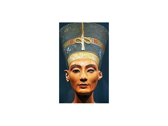 El busto de Nefertiti en medio de la discordia
