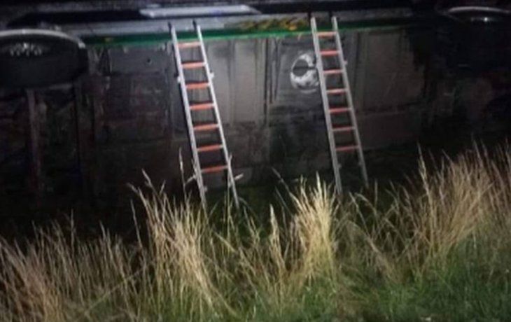 Volcó un micro en la ruta 2: hay 22 heridos