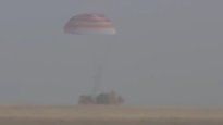 El récord absoluto de la estancia más larga en el espacio lo sigue ostentando el ruso Valeri Poliakov, que estuvo 438 días a bordo de la antigua estación espacial Mir entre 1994 y 1995.