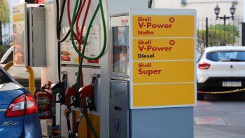 shell aumento hoy un 4% los precios de sus naftas