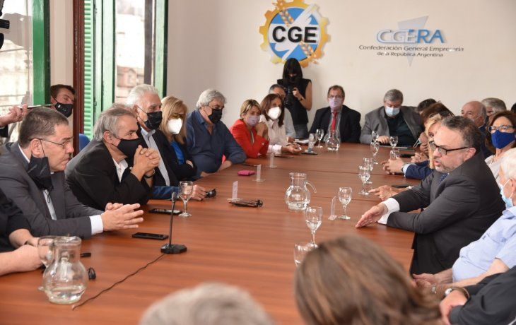 industriales plantearon ante kulfas y cgt la necesidad de volcar consumo hacia productos de pymes