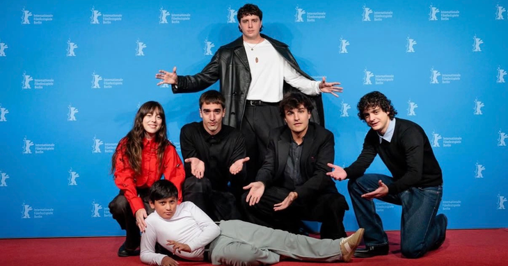El equipo de "El Tren Fluvial" presentando la película en el Festival de Berlín. El equipo de "El Tren Fluvial" presentando la película en el Festival de Berlín. 