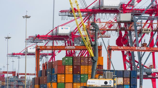 Los precios de las exportaciones industriales se moderaron en mayo, pero siguen en máximos de más de dos años y medio.