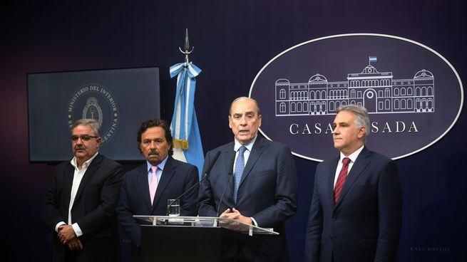La conferencia de prensa tras ola reunión entre Milei y olos gobernadores. 