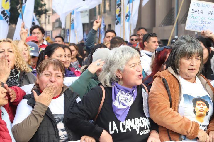 El 32% de los femicidas se dieron a la fuga tras consumar el crimen y que, de ese porcentaje, un 18% de los agresores todavía no logró ser localizado por las autoridades. El 32% de los femicidas se dieron a la fuga tras consumar el crimen y que, de ese porcentaje, un 18% de los agresores todavía no logró ser localizado por las autoridades.