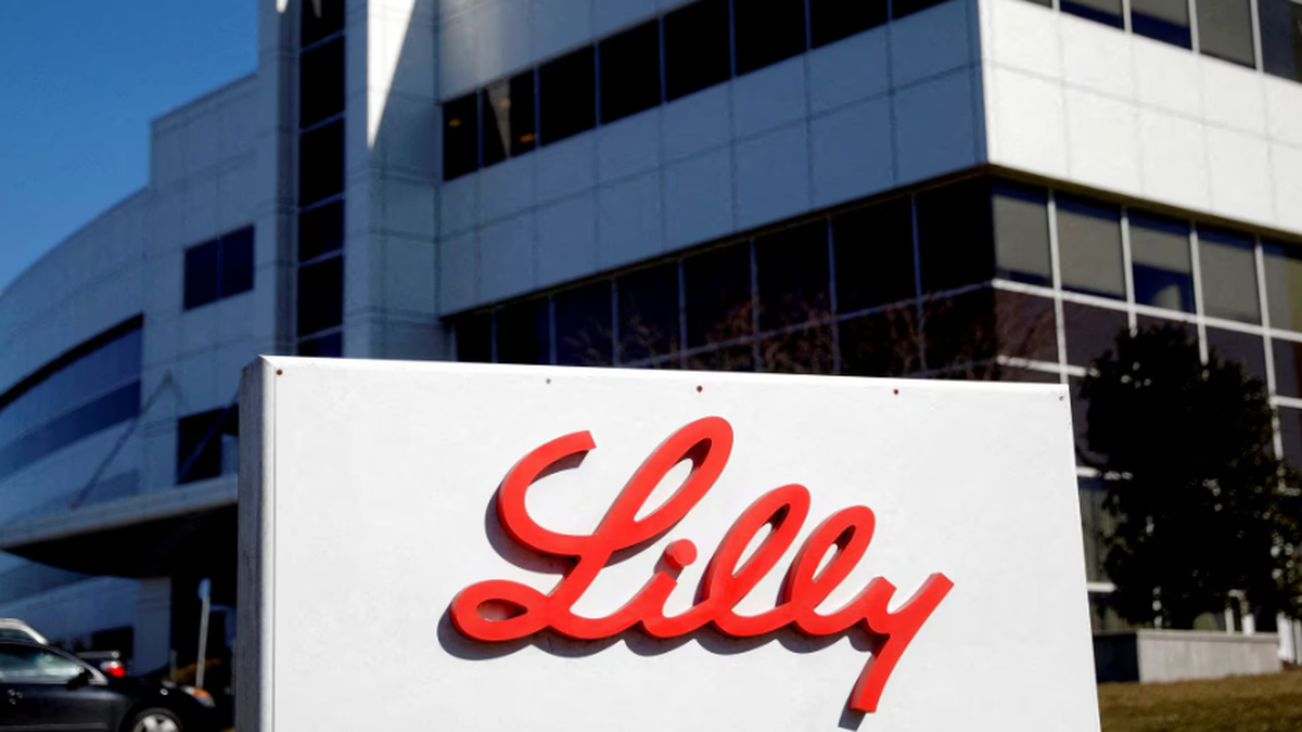 Eli Lilly shares rise sharply after approval of Alzheimer’s drug