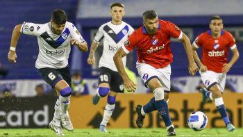 Ensaya el adiós. Vélez perdió con Nacional y empieza a despedirse de la Copa Libertadores.