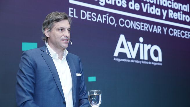 Guillermo Plate destacó la importancia económica del sector seguros.&nbsp;