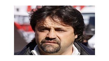 Caruso Lombardi se reunirá con los directivos de Quilmes. De llegar a un acuerdo reemplazará a Leonardo Madelón en la conducción técnica del equipo cervecero.