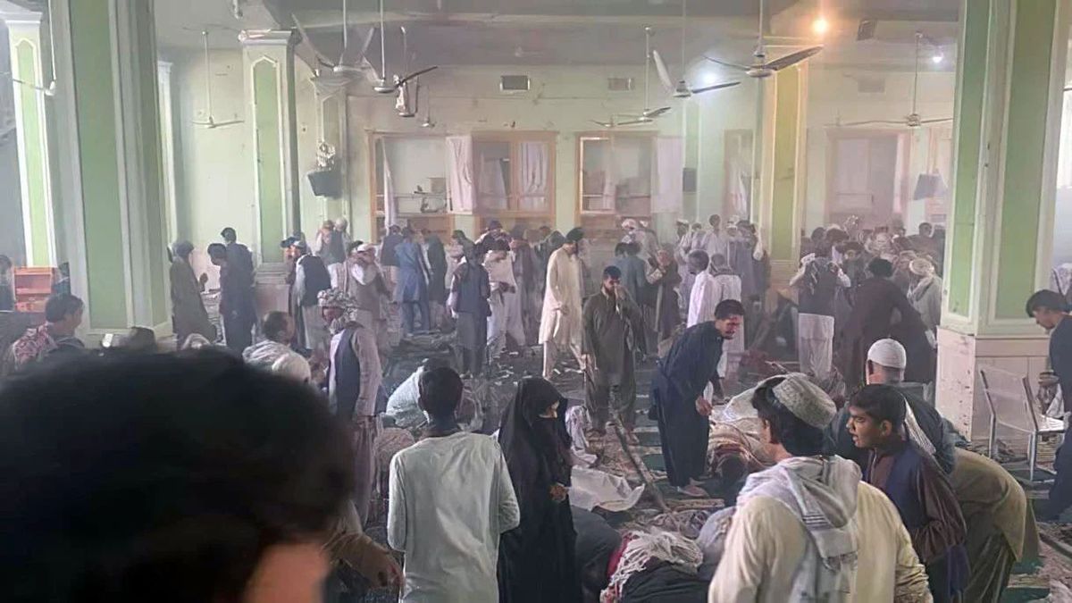 at least 33 killed in a suicide bombing in a mosque