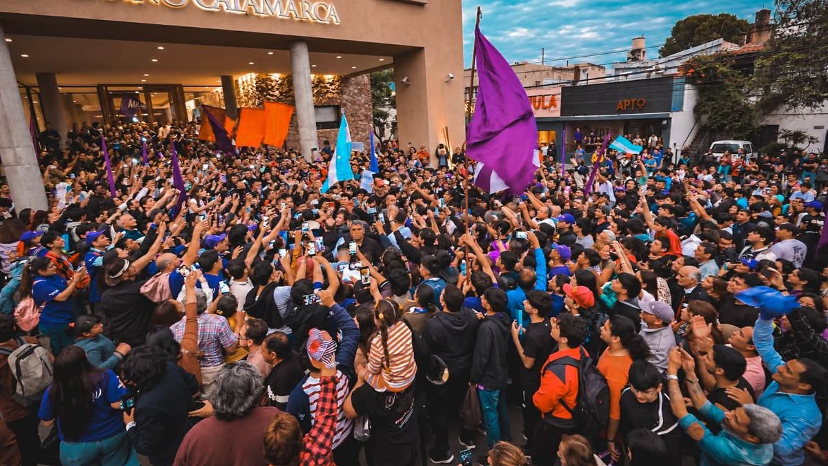 Javier Milei arengó a su tropa en Catamarca y mantuvo una cumbre cerrada con la dirigencia local