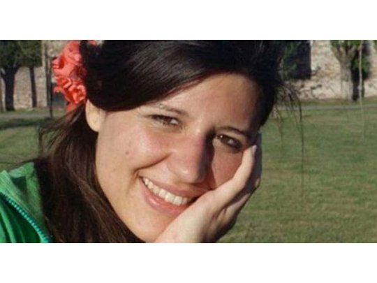 María Cash.