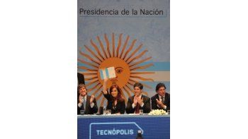 ámbito.com | Cristina de Kirchner junto el vicepresidente, Amado Boudou, el jefe de Gabinete, Juan Abal Medina y el ministro de Educación, Alberto Sileoni.