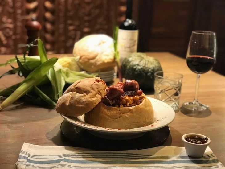 Locro in Bread of Bread and traditional carbonate according to the headquarters. Locro in Bread of Bread and traditional carbonate according to the headquarters.