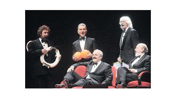 El conjunto de instrumentos informales Les Luthiers presentará desde mañana el cuarto espectáculo-antología de su historia, «¡Chist!».