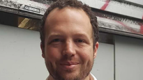 Dan Saunders, el mozo que se hizo millonario por un error de un cajero automático.