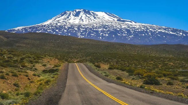 La Ruta 40, uno de los caminos elegidos por los turistas que visitan la Argentina