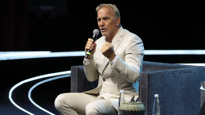 Kevin Costner hizo emocionar a todos los jóvenes presentes en el auditorio.&nbsp;