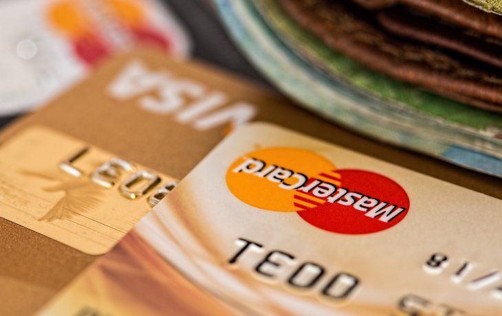 Tarjetas: se desacelera el consumo por límites de crédito e impuesto a sellos en Ciudad