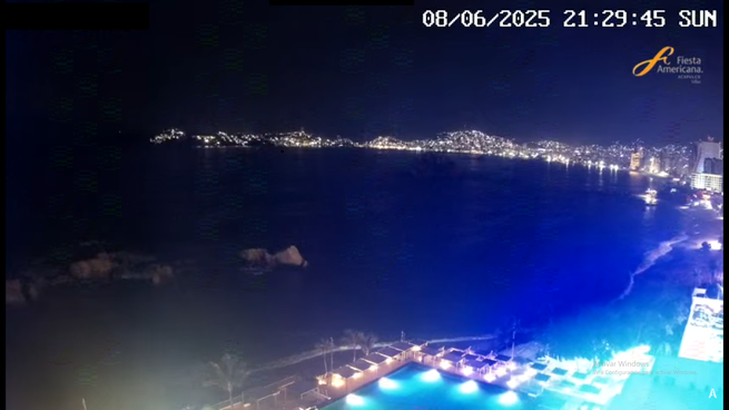 Las costas de Acapulco ante el paso cercano del huracán Bárbara.
