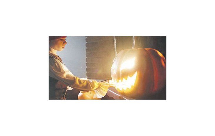 ámbito.com | No todos los relatos de “Cuentos de Halloween” tienen el mismo nivel, pero casi ninguno llega a aburrir y sí, en cambio, hay tres o cuatro realmente buenos, lo que anima a recomendar la película.