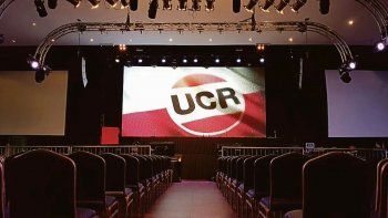 Todo listo. La UCR ya tenía armado anoche el salón de Parque Norte donde hoy sesionará la Convención Nacional. Definen continuar en Cambiemos.&nbsp;