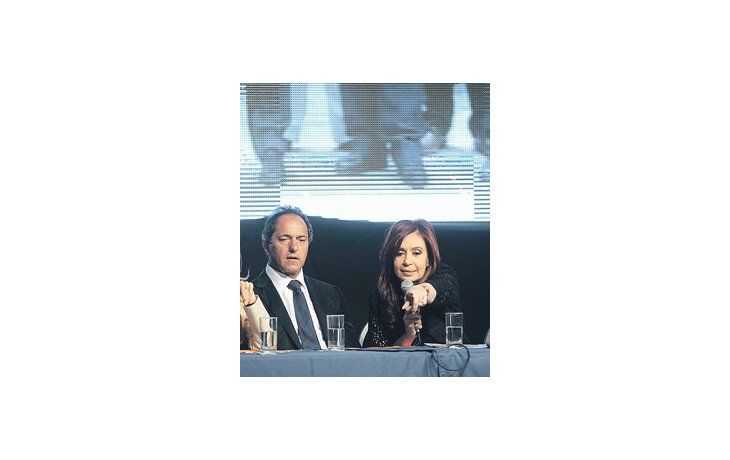 ámbito.com | Daniel Sciolii y Cristina de Kirchner, ayer en la inauguración del Parque Industrial El Pato, en el partido bonaerense de Berazategui.