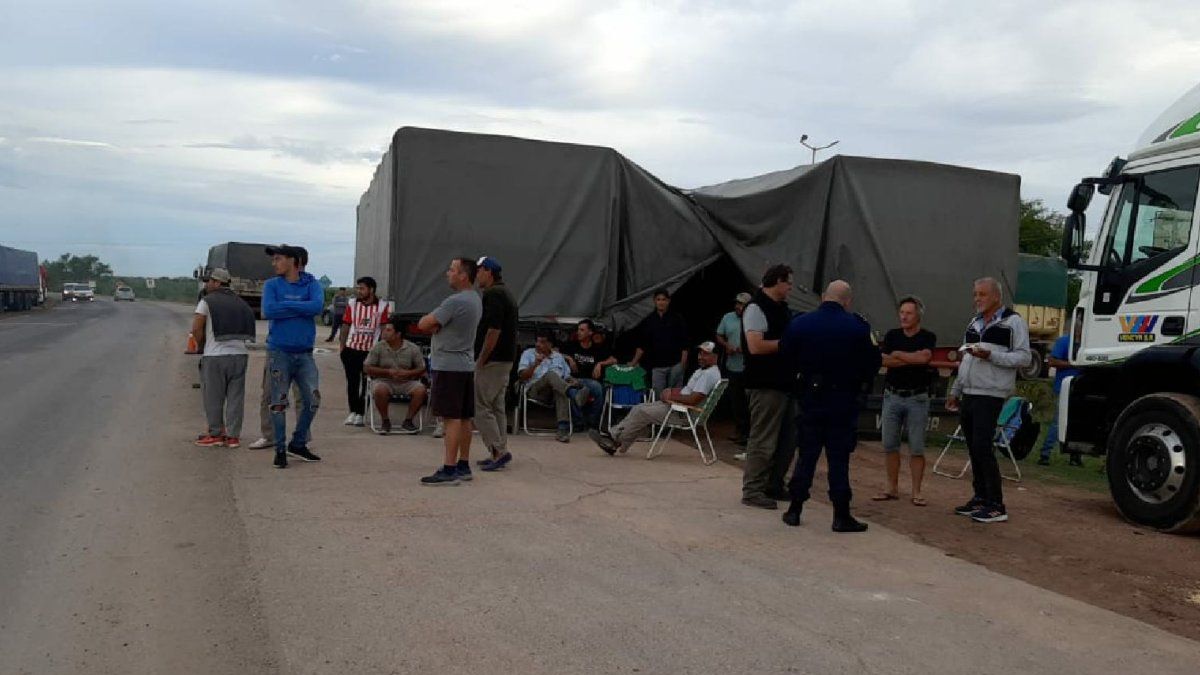 Argentine carriers suspended the blockade on the border