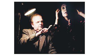 Toby Jones lidera el sólido elenco de “Berberian Sound Studio”, original film de cine dentro del cine que logra sacar el máximo provecho de un presupuesto mínimo y tiene muy buenas ideas que permiten sostener el linterés en una trama centrada básicamente en un estudio de sonido.