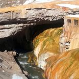 Evacuaron a más de 200 turistas en Puente del Inca por un fuerte viento blanco.&nbsp;
