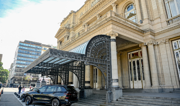 The Teatro Colón was the ideal setting for the launch of the Series 5 and the presentation of the X7 The Teatro Colón was the ideal setting for the launch of the Series 5 and the presentation of the X7