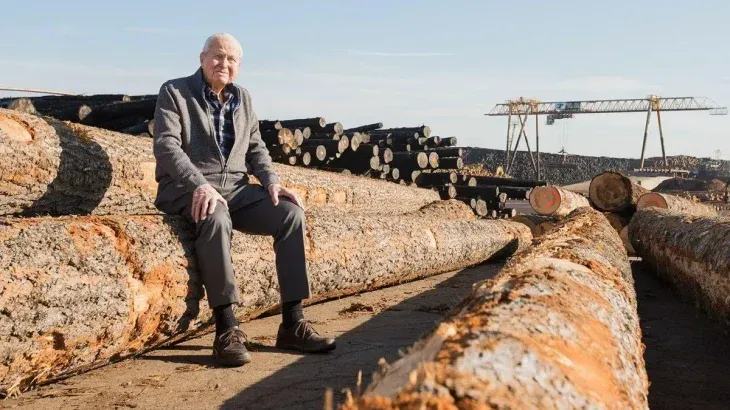 Este empresario construyó un imperio que es cuestionado por la comunidad por sus prácticas.