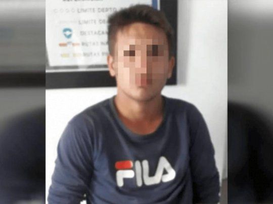 Exequiel, el joven de 17 años que desapareció tras el crimen de su madre, su padrastro y su sobrina