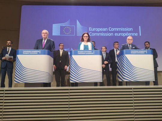 La conferencia de prensa, tras el anuncio del acuerdo. 