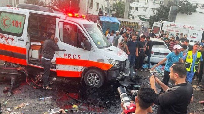 Israel atacó una ambulancia en Gaza y se reportaron muchos muertos y heridos.