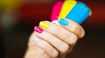 Chau colores y brillos, esta nueva moda en uñas es la más elegida del momento.