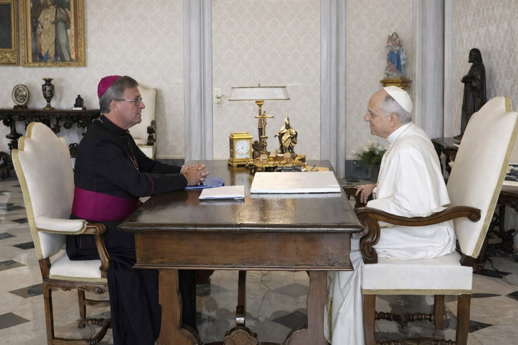 Leon XIV junto a García Cuerva. Leon XIV junto a García Cuerva.