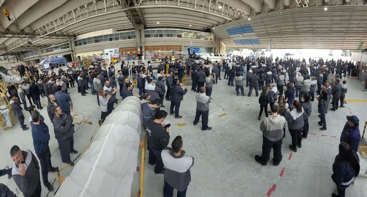 Asamblea de trabajadores en FADEA. Asamblea de trabajadores en FADEA.