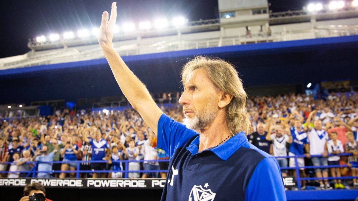 Ricardo Gareca chose the best in history between Messi and Maradona
