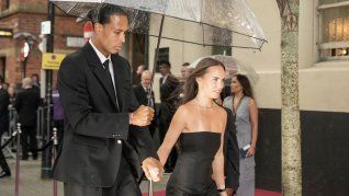 La estrella del Liverpool y su pareja vivieron un complicado episodio. La estrella del Liverpool y su pareja vivieron un complicado episodio.