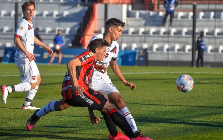 Patronato y Newells empatan por la Liga Profesional.
